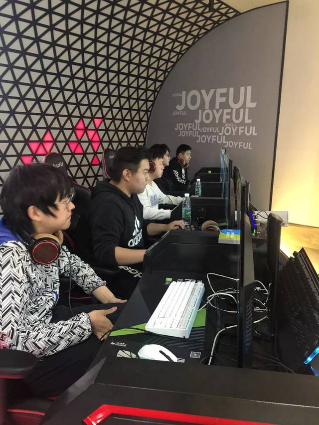 这使得他们 这使得他们