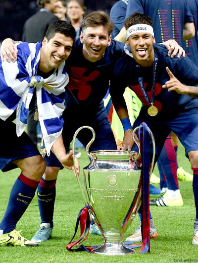 然长打抢镜 然长打抢镜